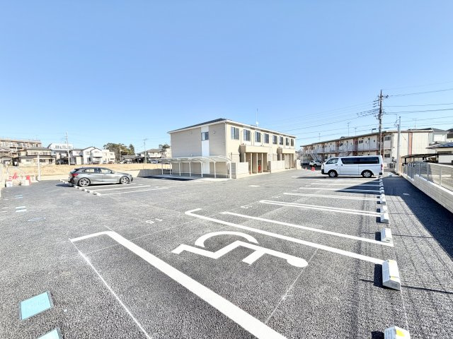 ラプスの駐車場