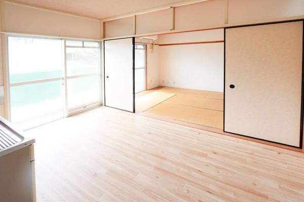 ビレッジハウス七城2号棟の居間・リビング|ビレッジハウスの同一物件・同一タイプの間取りの写真です