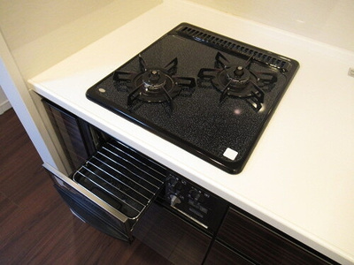 【キッチン】 | サンクタス文京大塚 アヴァンテラス | グリル付きコンロ