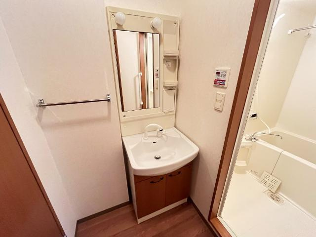 ハッピーオウルの洗面所|洗髪洗面化粧台