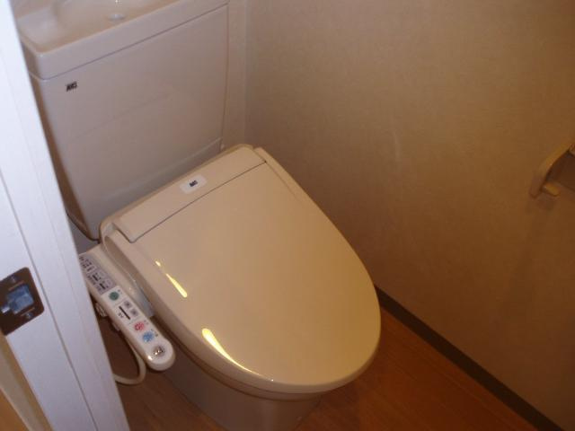 エバーエデンＣのトイレ|シャワー付トイレ