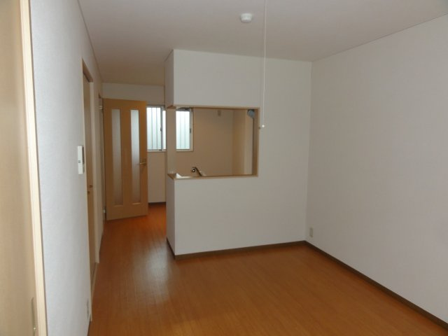 ラフォーレ1号館の居間・リビング