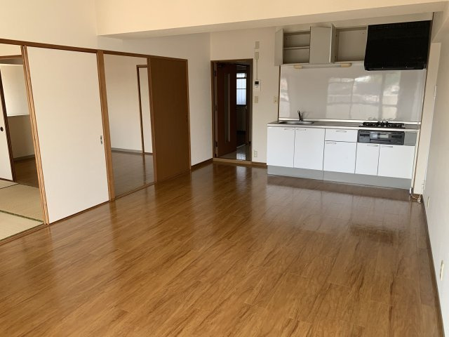 ルーチェ香住ヶ丘の居間・リビング