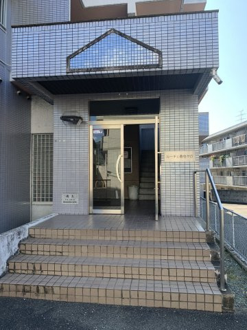 ルーチェ香住ヶ丘のエントランス