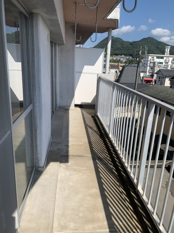 ルーチェ香住ヶ丘のバルコニー