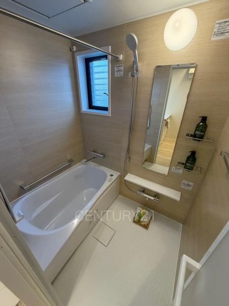 レクセル熊谷の浴室|浴室乾燥機付きで天候が悪い日でも手軽に衣類を乾燥させることができます。