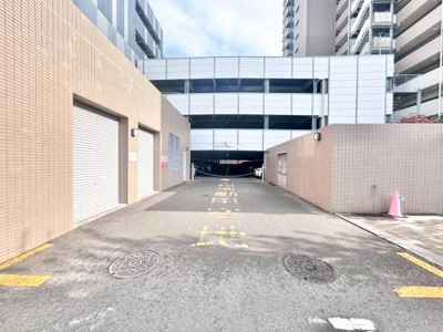 【その他】 | ディーレスティア堺・光明池 | 休日にはご家族連れで賑わうショッピングモールで、お買い物もお食事も楽しめます♪