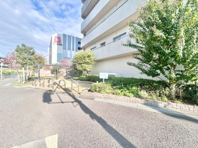 【その他】 | ディーレスティア堺・光明池 | 毎日のお散歩も快適な緑に恵まれたエリアで、自然に包まれた穏やかな暮らしを実現するための、ゆとりある住環境が整っています。