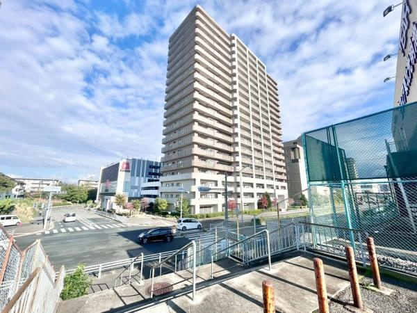 【その他】 | ディーレスティア堺・光明池 | ■毎週土・日・祝のご対応可能■
お忙しい方も、お仕事前やお仕事帰りなどお客様のご都合に合わせてご案内致します！キッズルーム・駐車場完備！