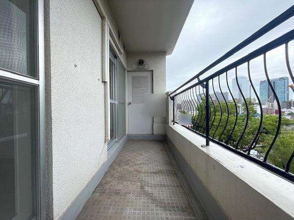 【バルコニー】 | シャンボール天満