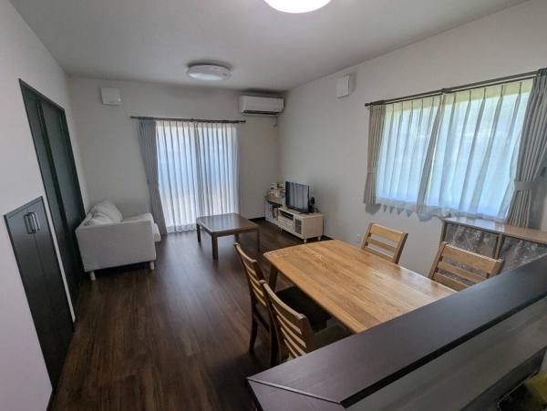 【居間・リビング】 | 陽当たり良好で明るいリビングです