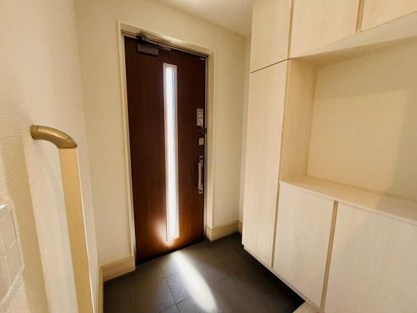 【玄関】 | 写真は同社施工例です。