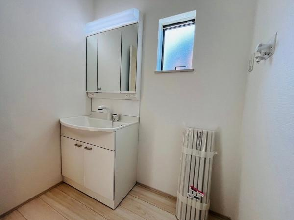 【独立洗面台】 | 写真は同社施工例です。