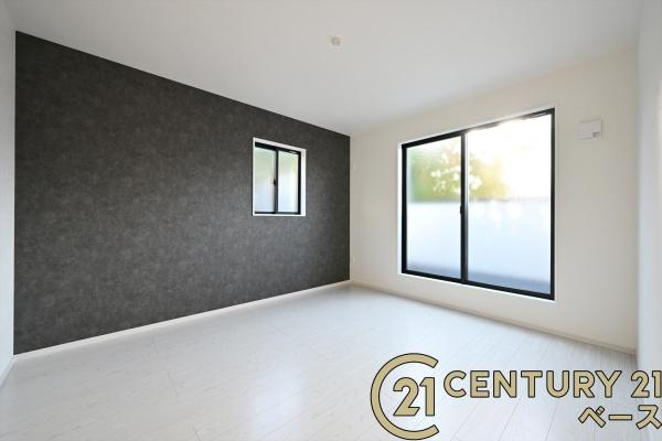 生駒市東生駒月見町 ２号棟 ／新築一戸建の洋室|■現地撮影写真■明るい雰囲気の洋室です！