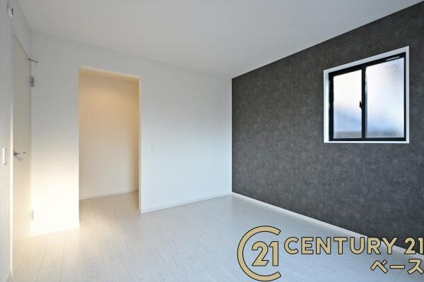 生駒市東生駒月見町 ２号棟 ／新築一戸建の収納|■現地撮影写真■広々としたＷＩＣを完備！大きな荷物も楽々収納！