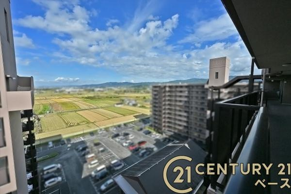 パストラーレ天理のバルコニー|■現地撮影写真■眺望良好な広々バルコニーで気分も晴れやか！