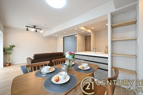 パストラーレ天理の居間・リビング|■現地撮影写真■ご家族でくつろいでいただける広々したＬＤＫ！