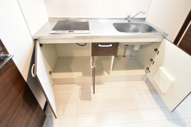 CROUD甲子園里中町のキッチン|収納　上部もあります