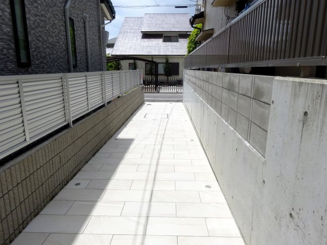 CROUD甲子園里中町のその他|入り口