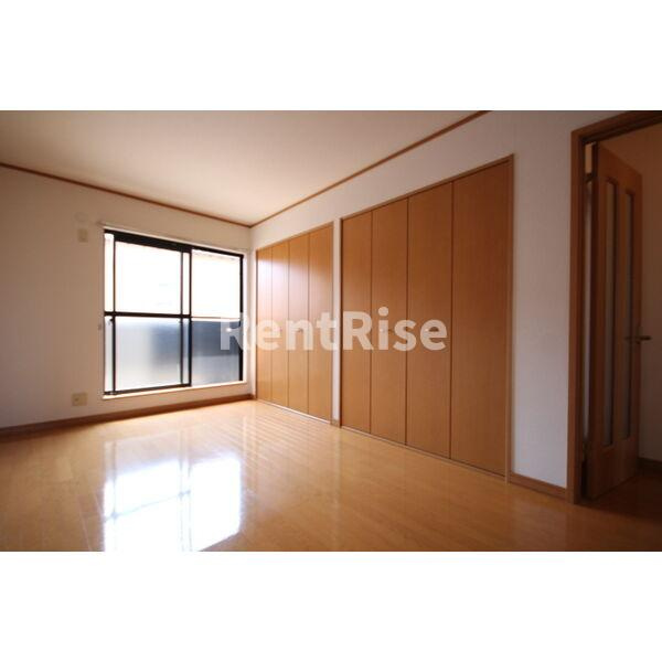 一宮市多加木３丁目のテラスの居間・リビング