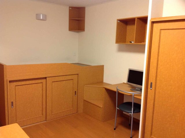 レオパレスシャルムⅡの寝室|収納付ベッド有り　2Ｆ以上は絨毯です。