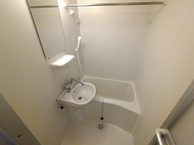 レオパレスＣｅｄｒｅの浴室|シングルレバー設置