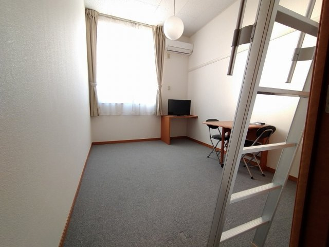 レオパレスＣａｓａ１０のその他|1階はフローリング仕様です。