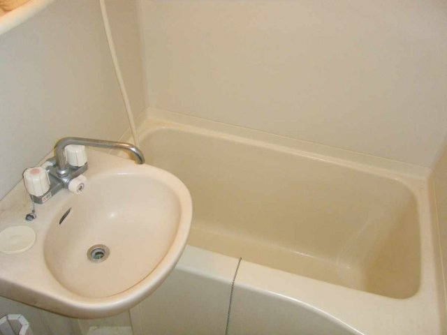 レオパレスＳＨＩＲＯＹＡＭＡⅢの浴室