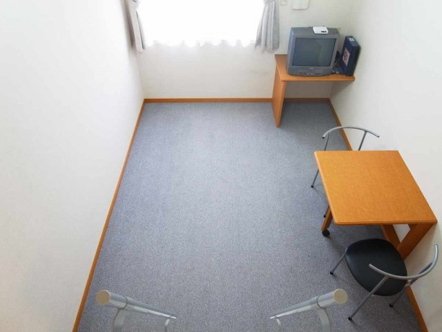 レオパレスボヌールの居間・リビング