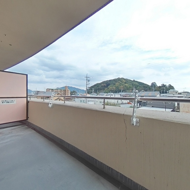 岐阜市正木北町のアパートのバルコニー
