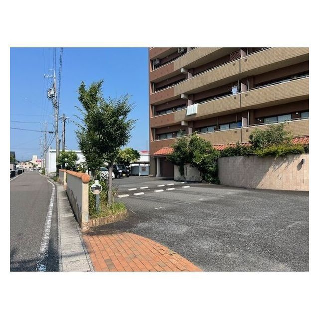 岐阜市正木北町のアパートの駐車場