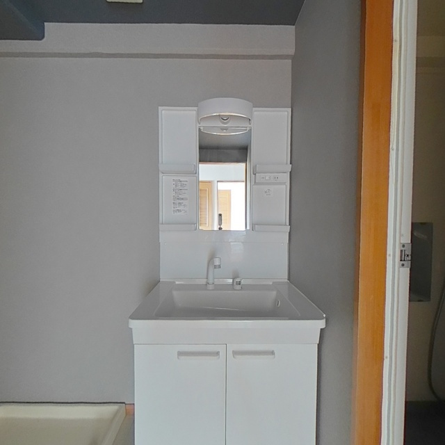 岐阜市正木北町のアパートの洗面所