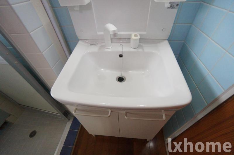 むつみマンションの洗面所|広い洗面スペース