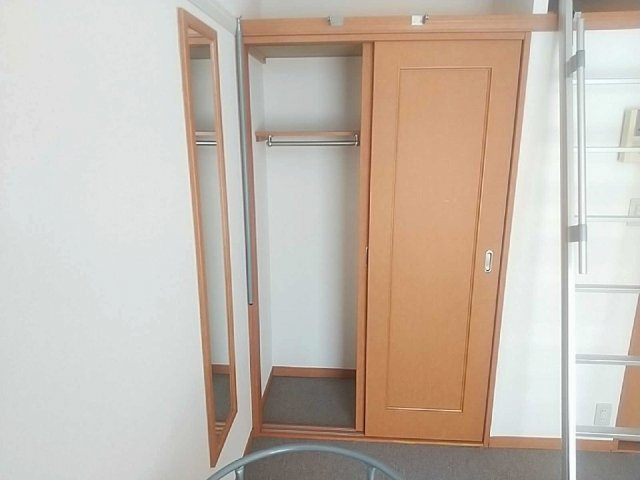 レオパレスグランパルク小柳の内装