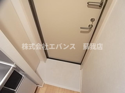 【玄関】 | アンビエンテ千葉EAST館 | 明るい玄関です