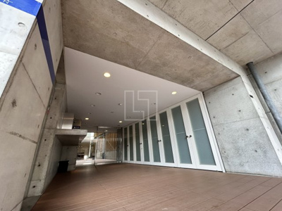 【エントランス】 | COURT HOUSE | COURT HOUSE（コートハウス）　エントランス