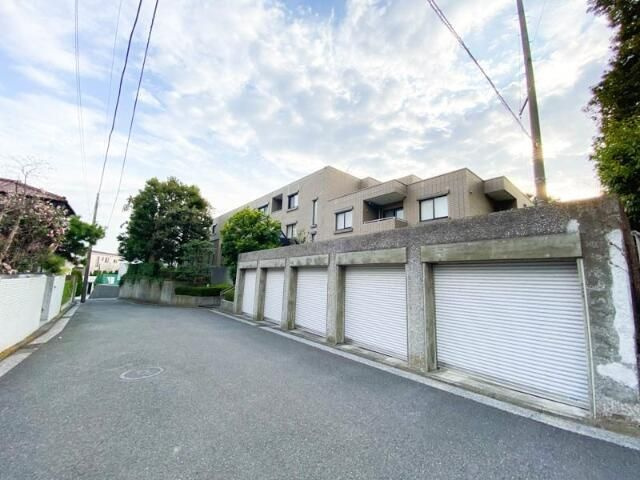 ペルシェール山手のエントランス