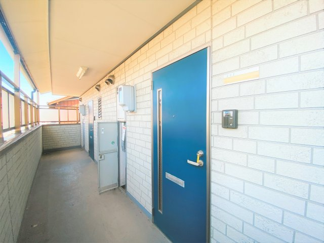 サンパーク青山の玄関