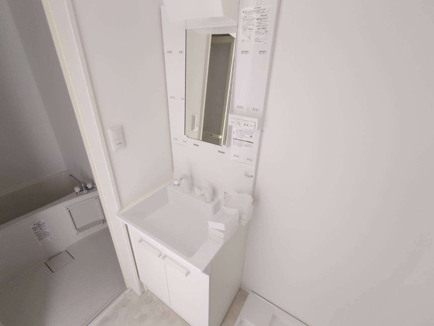 modern palazzo喜々津Soleilの洗面所|※室内画像は別号室のもの