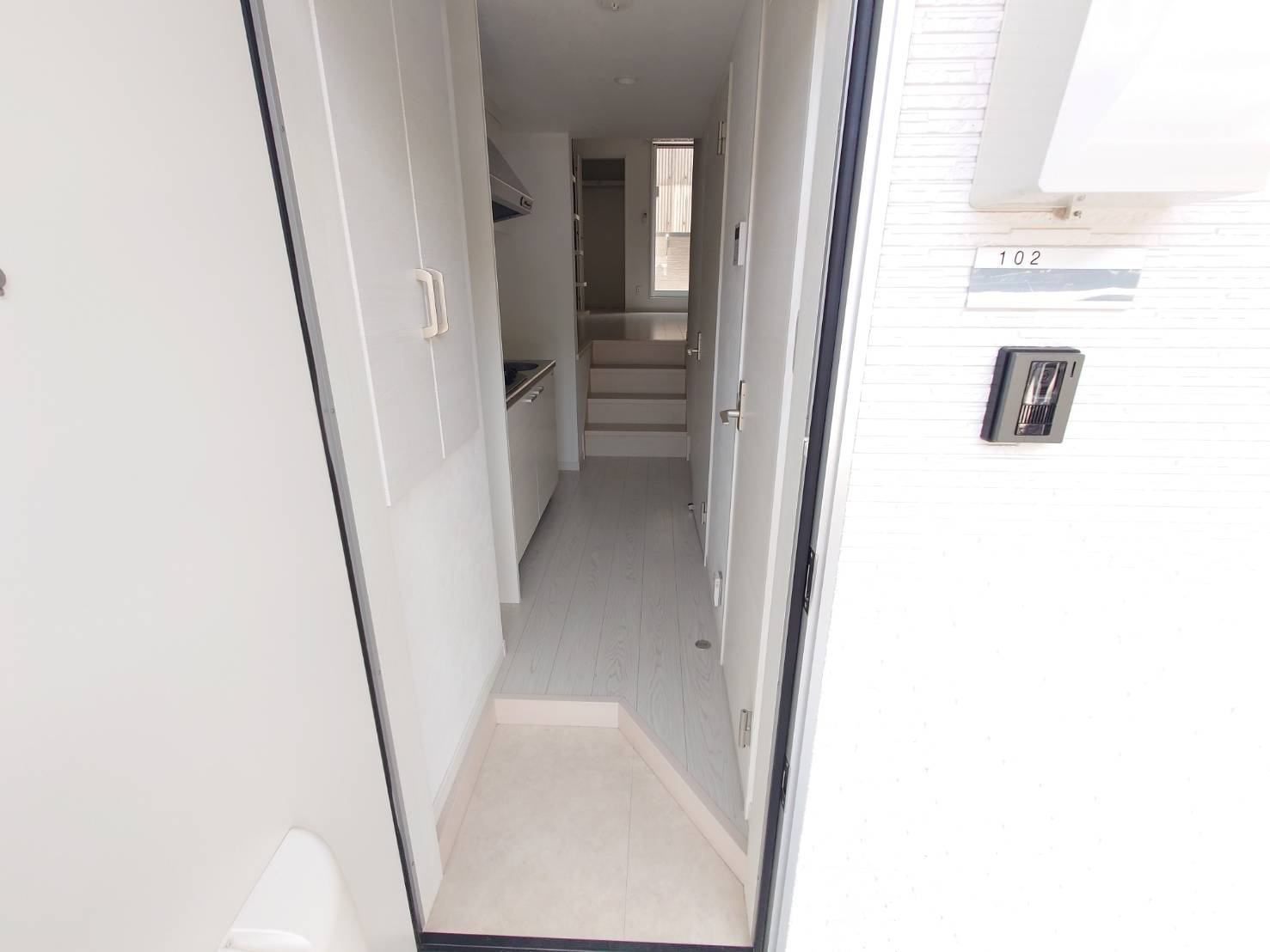 modern palazzo喜々津Soleilの玄関|※室内画像は別号室のもの