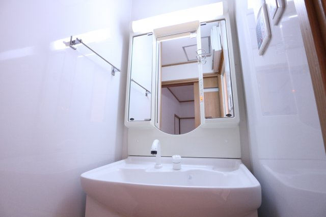 北舞子1丁目貸家の洗面所