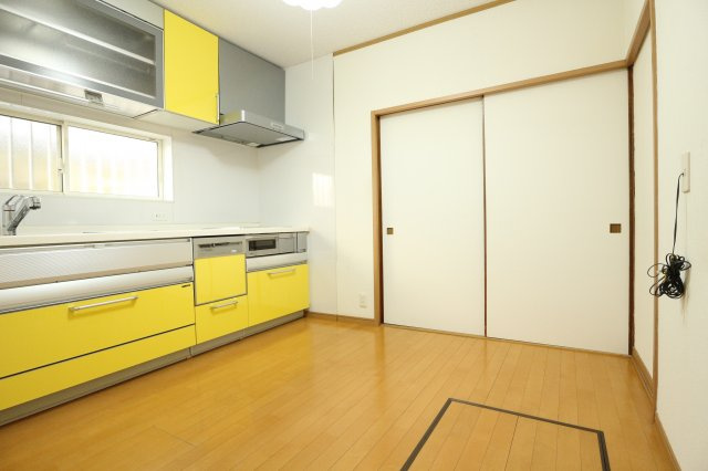 北舞子1丁目貸家の居間・リビング