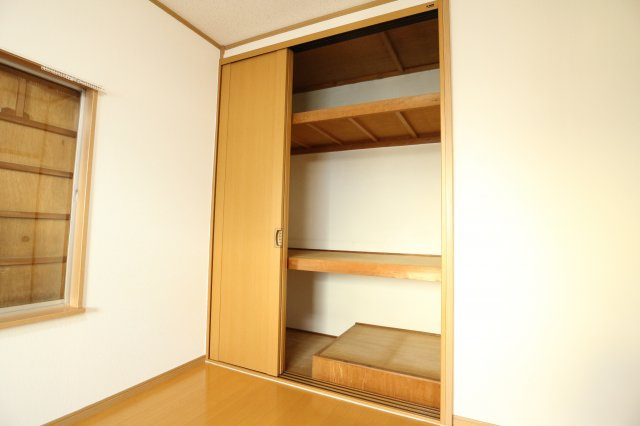 北舞子1丁目貸家の収納