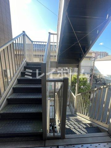 カーサ大井倉田のエントランス