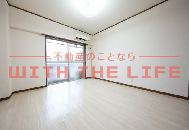 第3コーポ江頭【キャッシュバック対象物件】の居間・リビング|ゆったり過ごせる居間です
