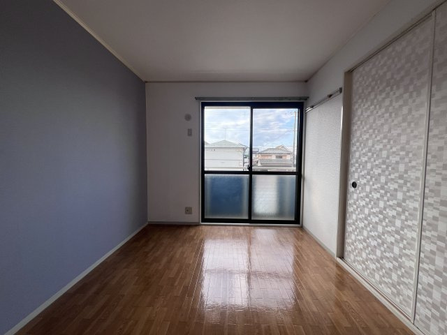 CASA IZUMI B棟の玄関|シューズボックスあります