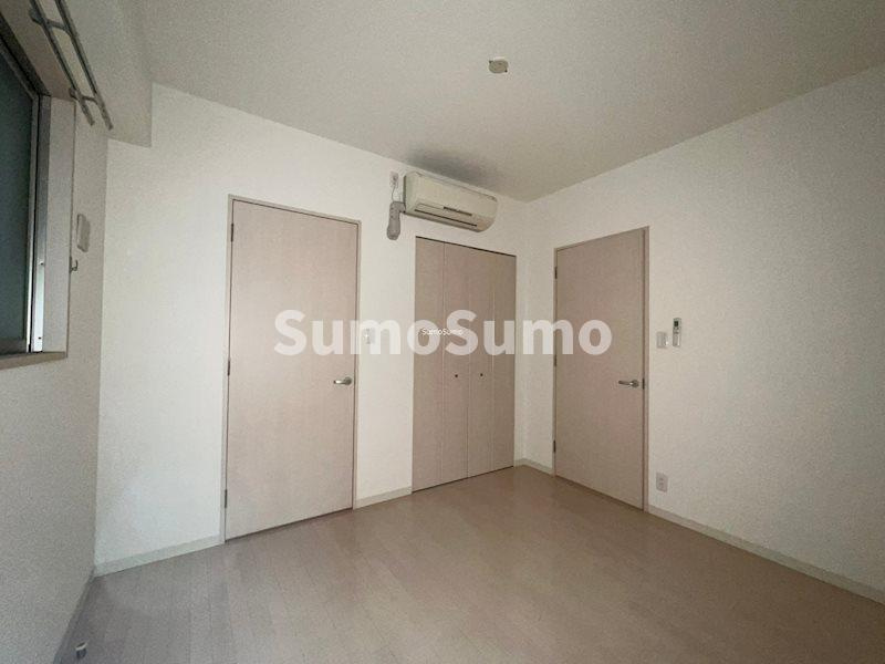 OCEAN松屋町の寝室|開放的な寝室です