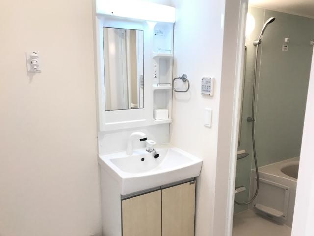 Jiro東幸の洗面所|洗髪洗面化粧台