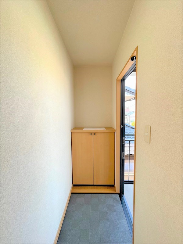 ファミールのざきの玄関