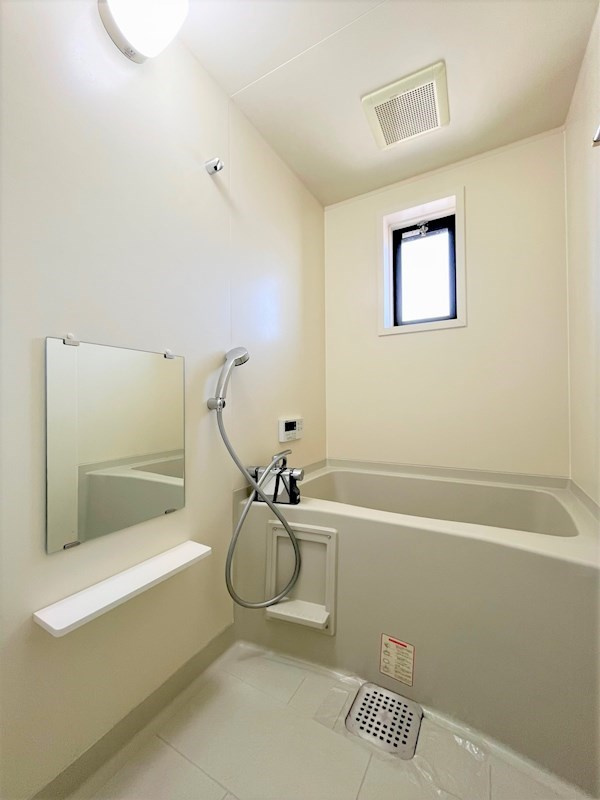 ファミールのざきの浴室